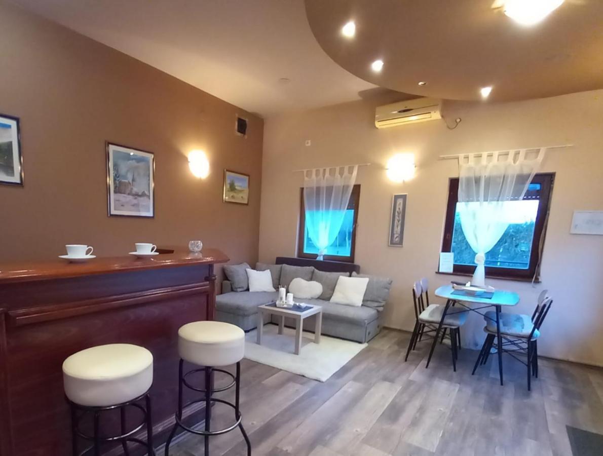 Guest House Studio Apartman Marina - With Jacuzzi, Free Parking, Pet Friendly Karlovac Exterior photo
